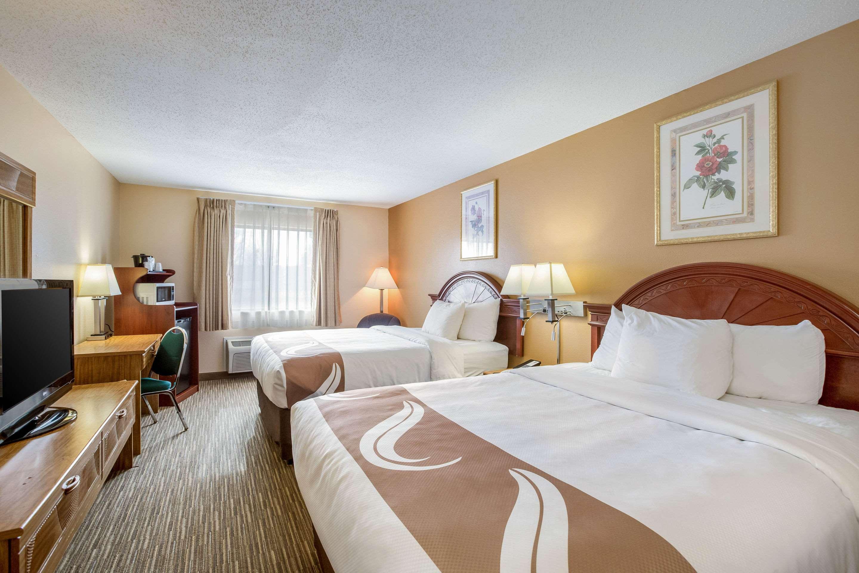 Quality Inn - Storm Lake Экстерьер фото