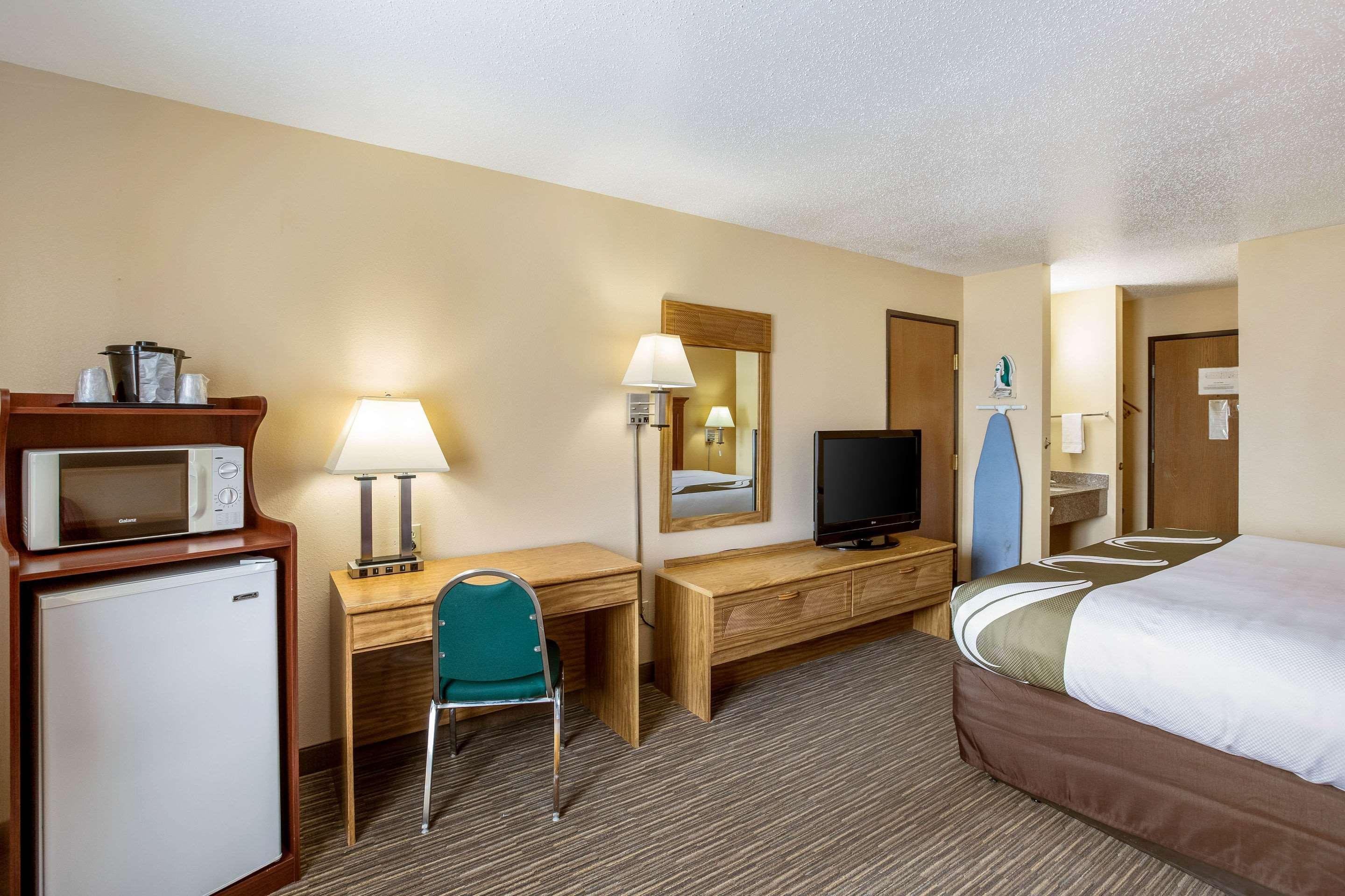 Quality Inn - Storm Lake Экстерьер фото
