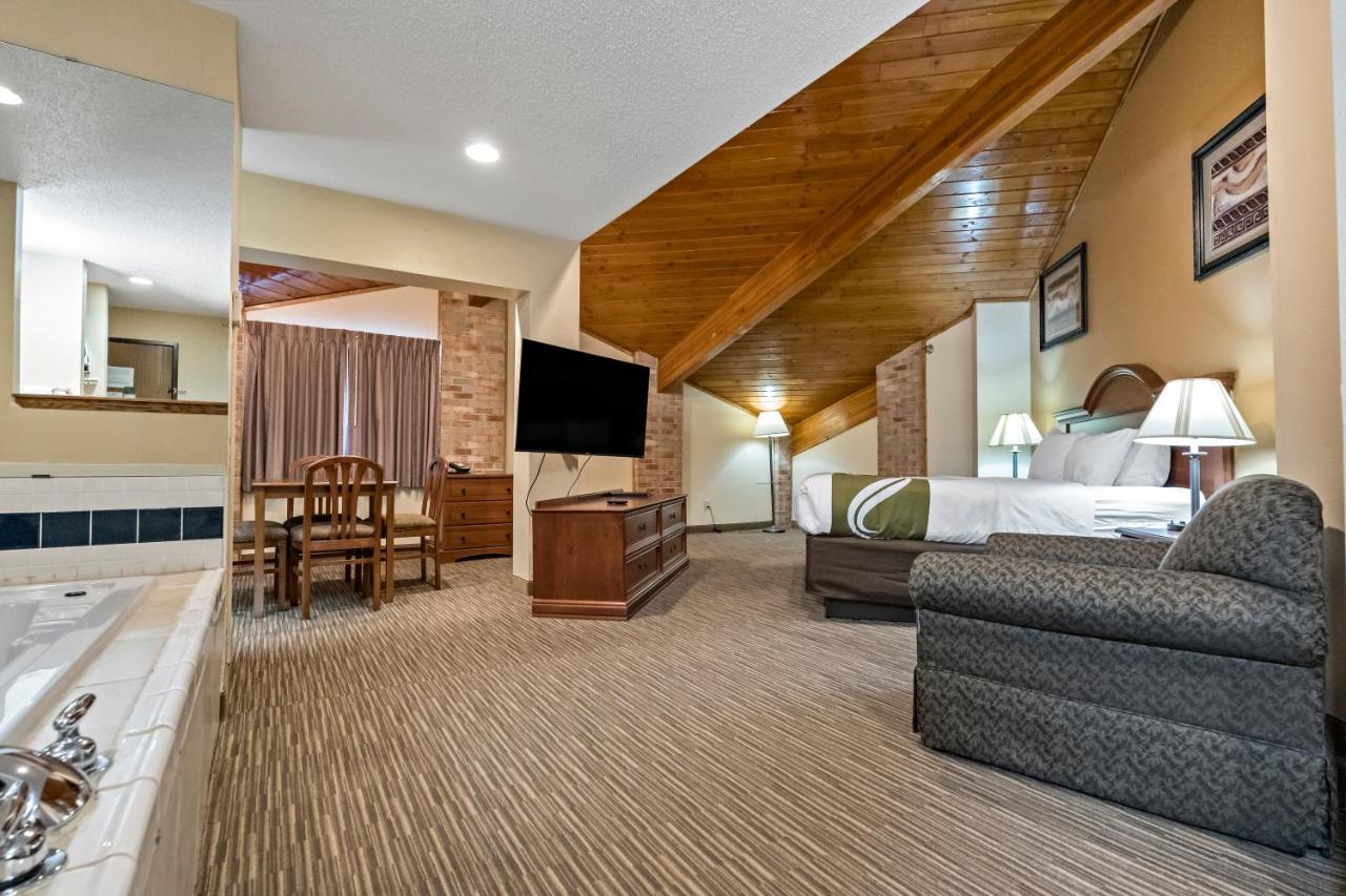 Quality Inn - Storm Lake Экстерьер фото