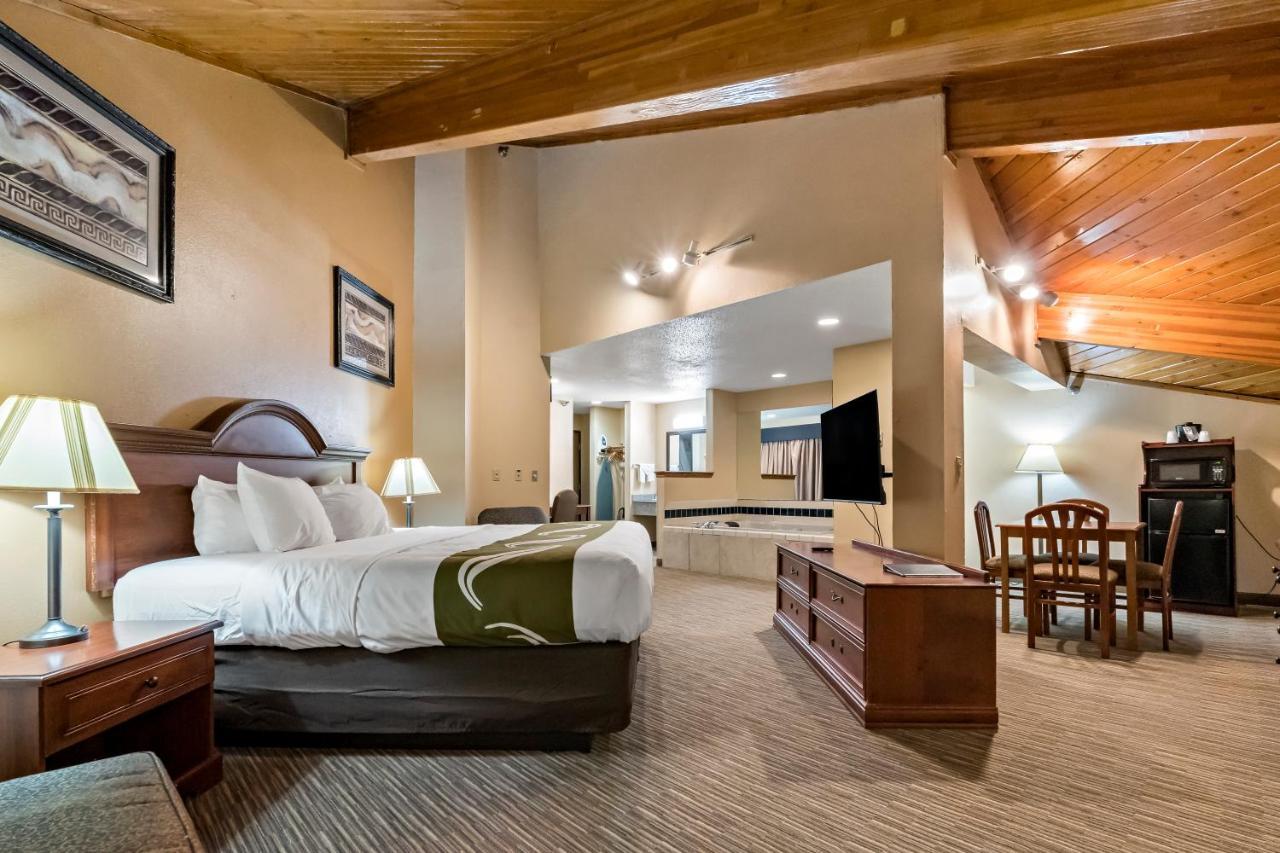 Quality Inn - Storm Lake Экстерьер фото