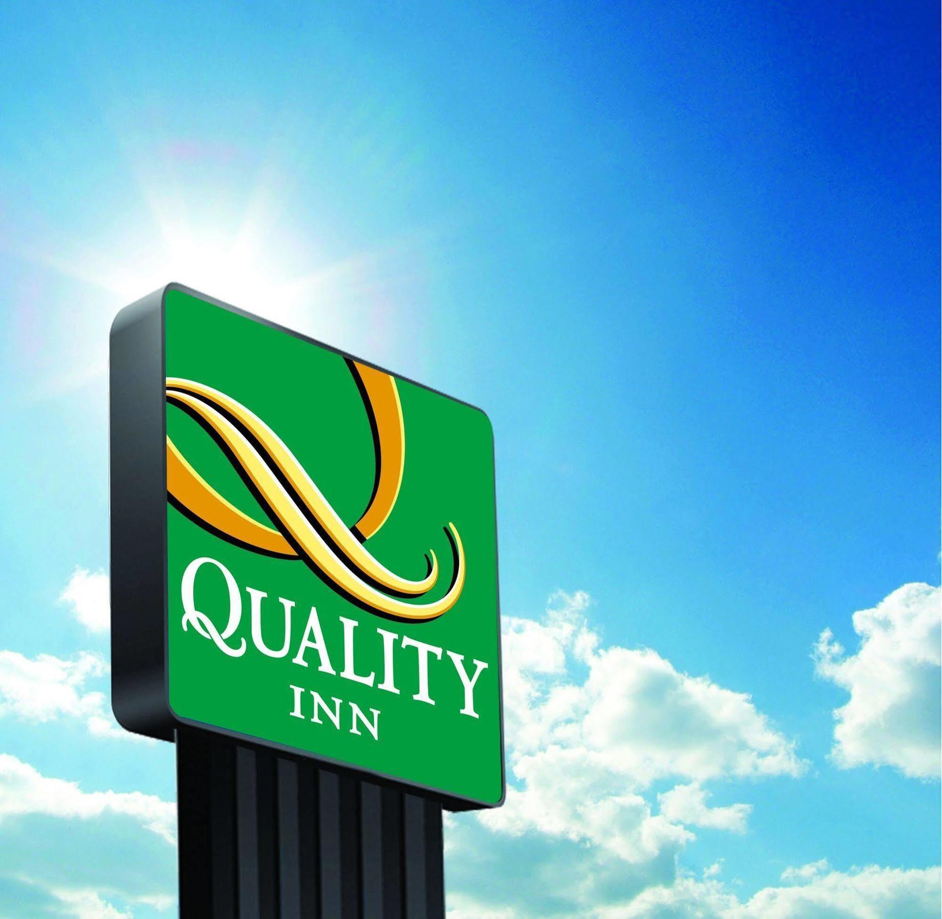 Quality Inn - Storm Lake Экстерьер фото
